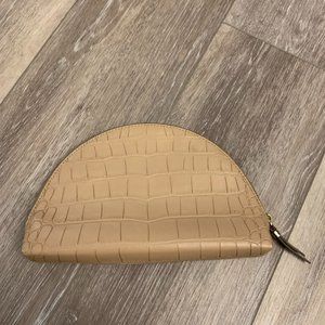 BANANA REPUBLIC CLUTCH SYNTHETIC LEATHER